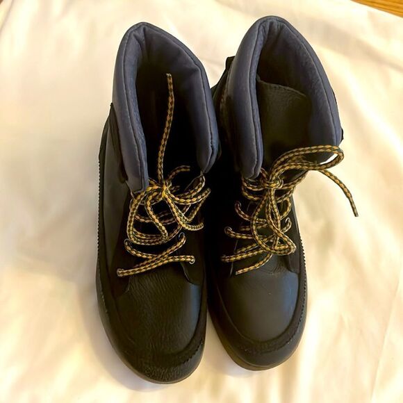 COOLWAY DARK BLUE ABD FLANNEL BOOTIES.   NEW IN BOX - Picture 2 of 10